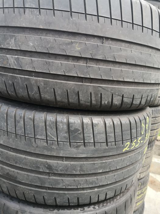 255 35 19 цола гуми Michelin 2 броя