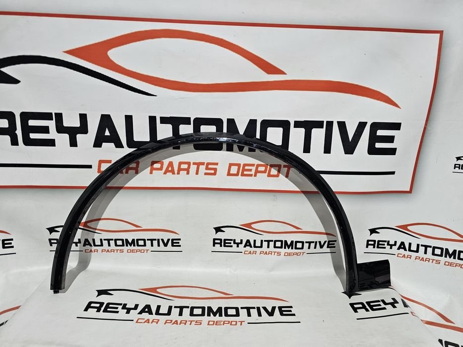 Bandou aripa stanga fata Porsche Macan Turbo dupa 2024 cod 95C853717N