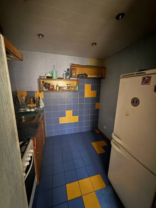 Космонавты квартира 2х комнатная не торец Выстовочный зал