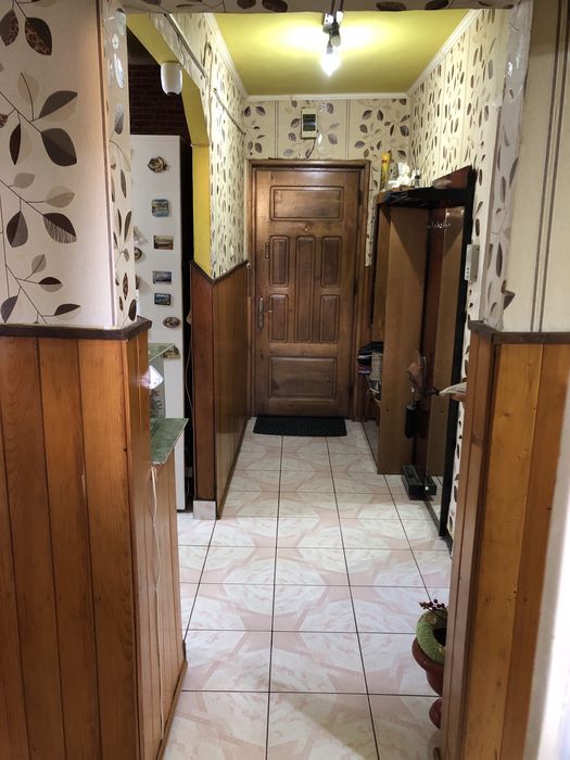 De vanzare apartament 3 camere +garaj+beci
