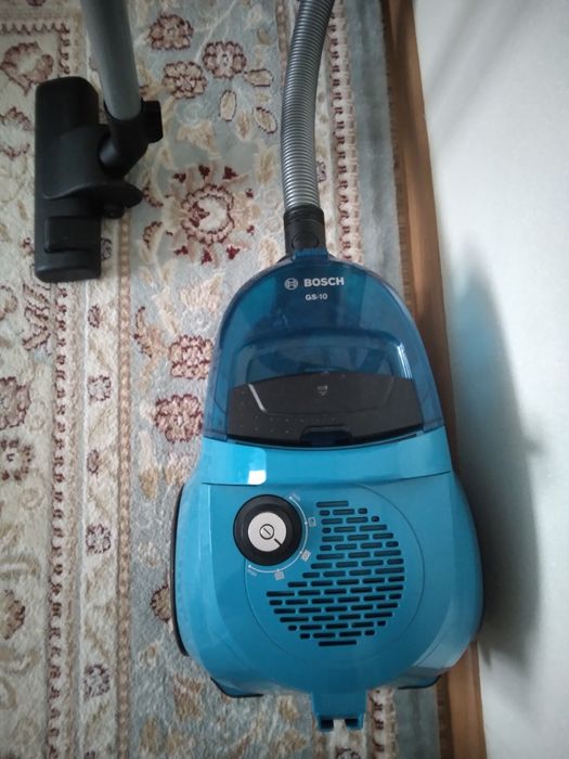 в отличном состоянии пылесос марки Bosch