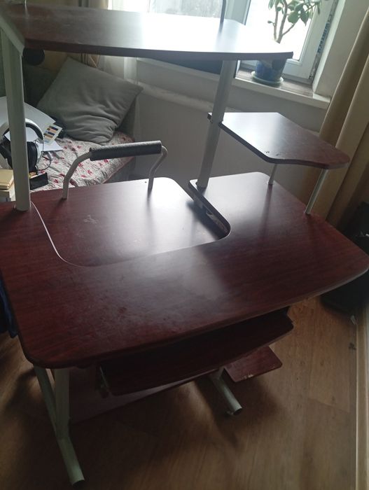 Письменный стол бесплатно