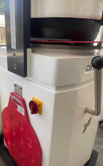 Divizor semi-automat +  rotunjitor aluat -NOU!