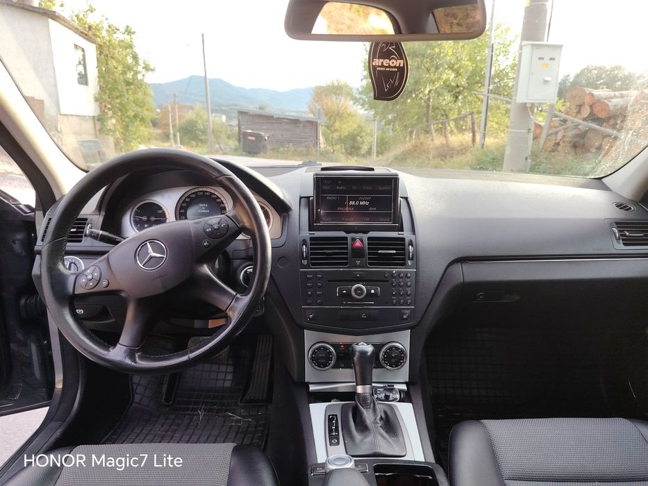 Mercedes-Benz C 320