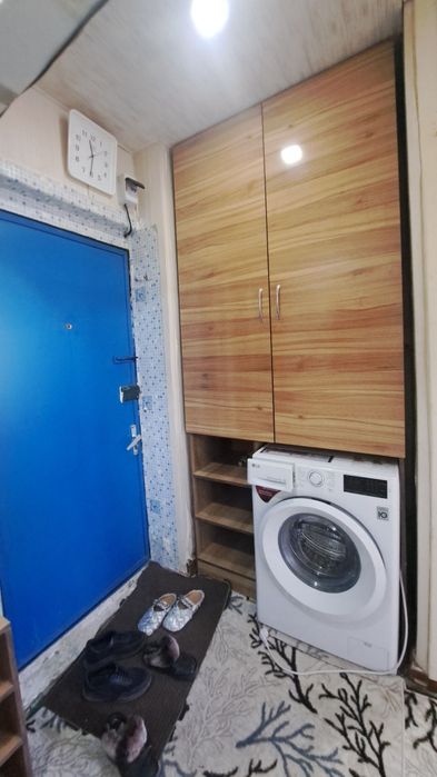 Чирчик шахар 
8-микрораён изуми ёнида 
#1-хона 2-етаж
Квартира ижа