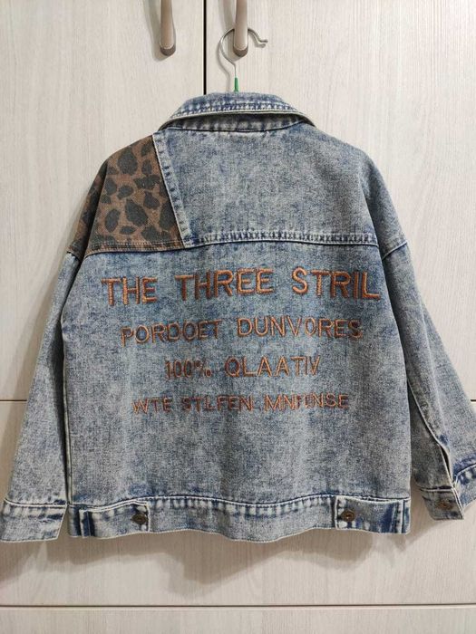 Джинсовая куртка.