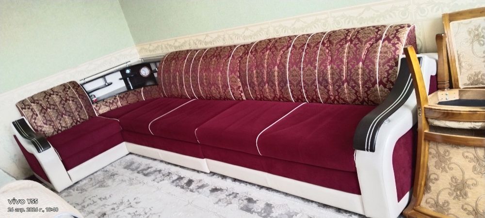 Продам диван в отличном состояний