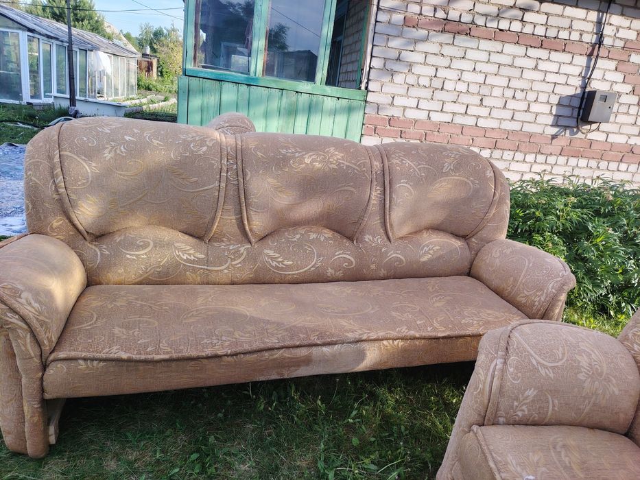 Продам диван с креслом