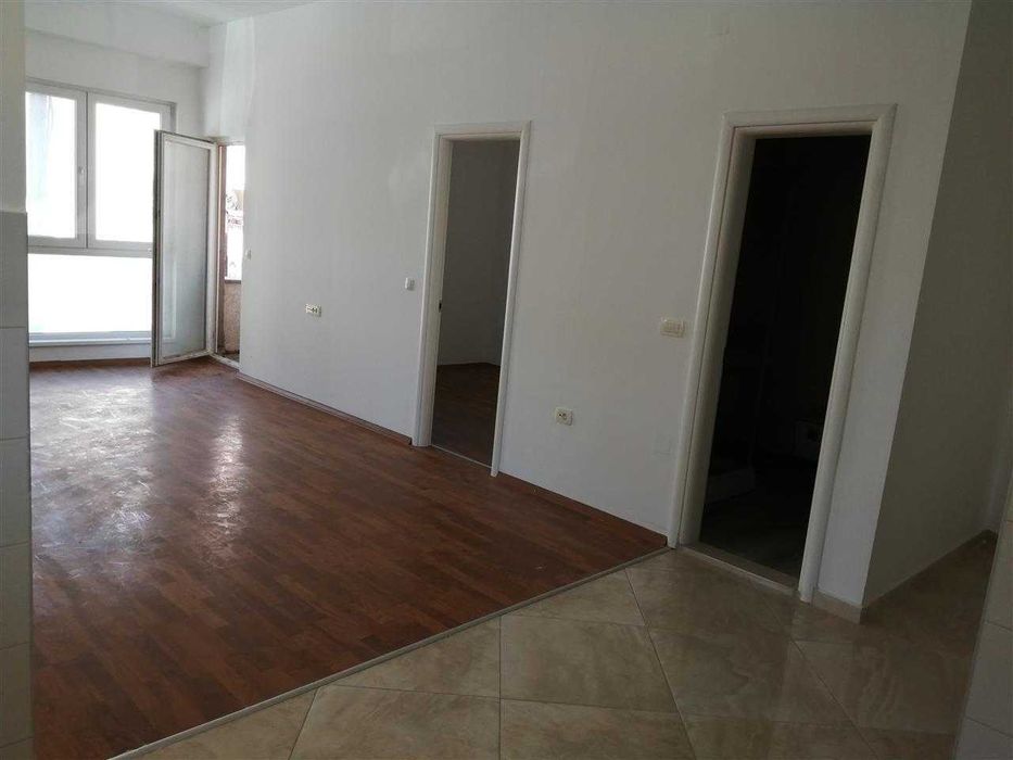 Дава се под наем Двустаен апартамент в Бургас, Изгрев - 62 кв.м за 153 € - Снимка #3