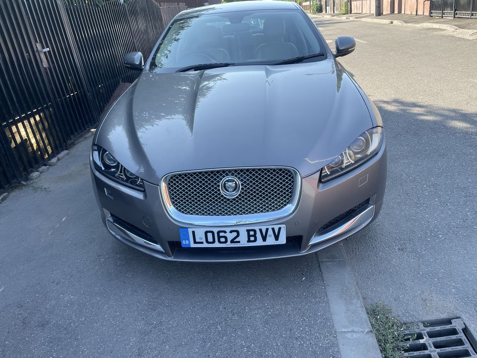 Bara fata Jaguar XF 224DT FACELIFT 2012