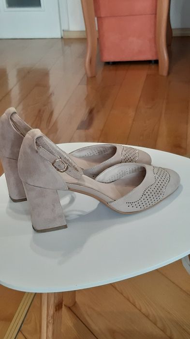 Намаление Дамски сандали и обувки естествена кожа