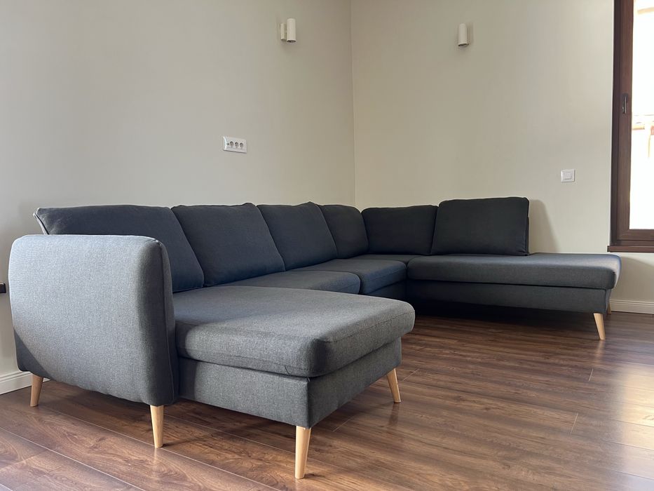 Vând canapea gri închis in formă de U