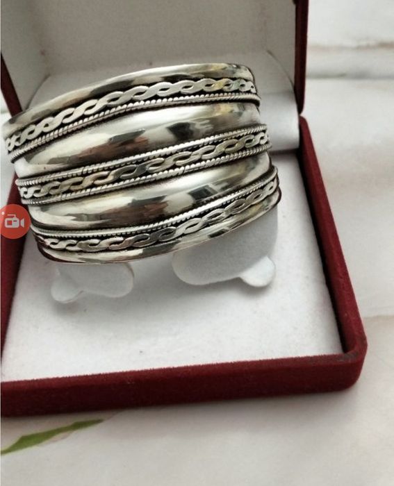 Продам серебряные браслеты