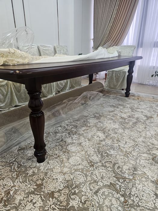 Продаётся стол для Зала.  Стол для гостиной