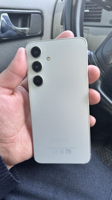 Samsung s24  8 256 gb