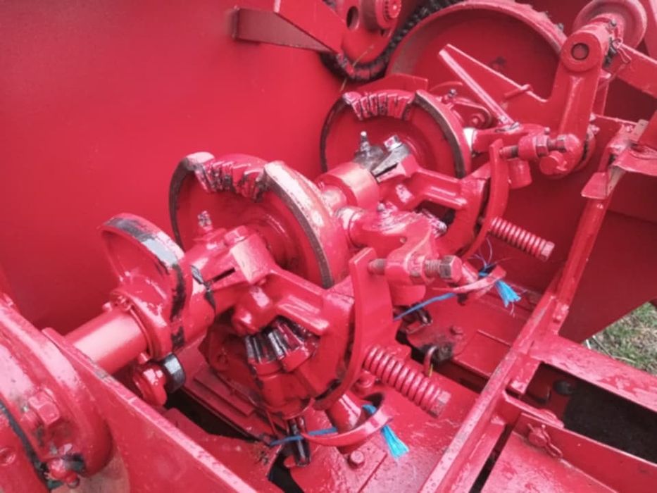 Vând presă de balotat