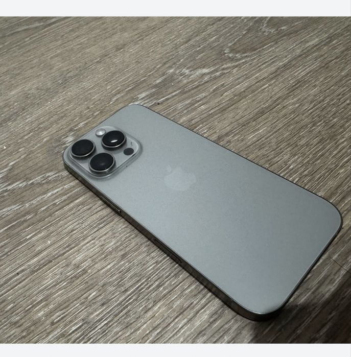 Iphone 16pro в хорошем состаяние