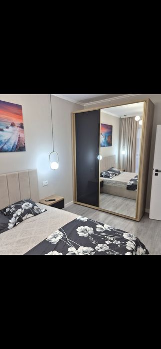 Închiriez apartament 2 camere  în exigent plazza