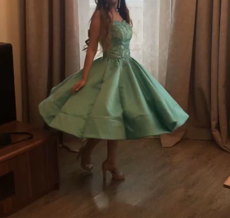 Продам нарядное платье