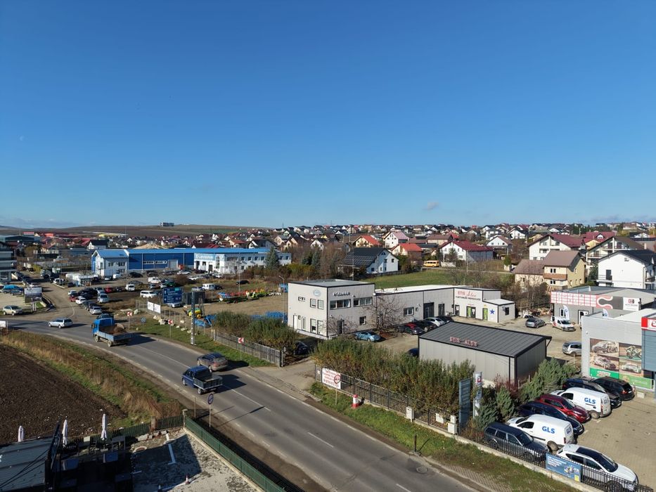 Hală și birouri pretabil spațiu comercial, clinică, birouri, producție