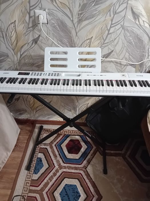 Музыкальный синтезатор