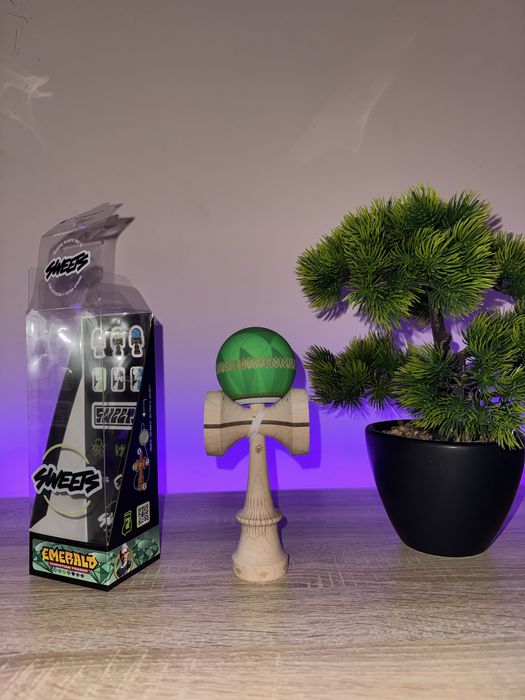 Kendama Gemstone Emerald – Christian Fraser - AntiSkid 2.0