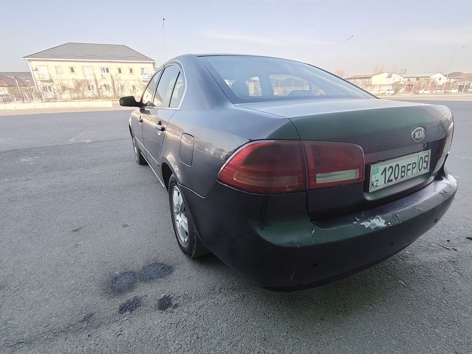 Автомобиль киа лотзе