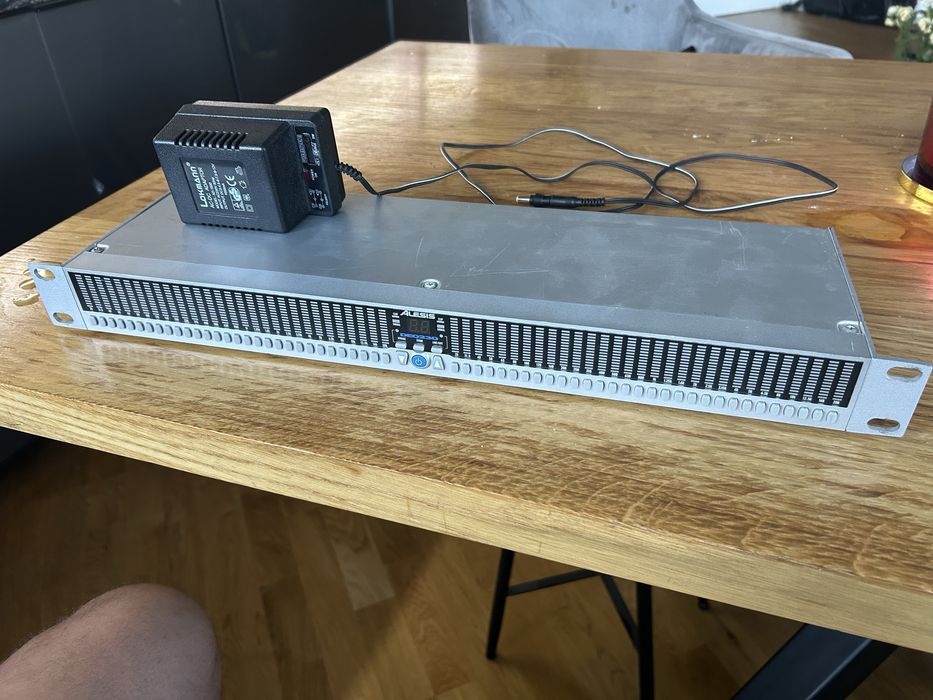 Alesis DEQ 230 digital equalizer еквалайзер