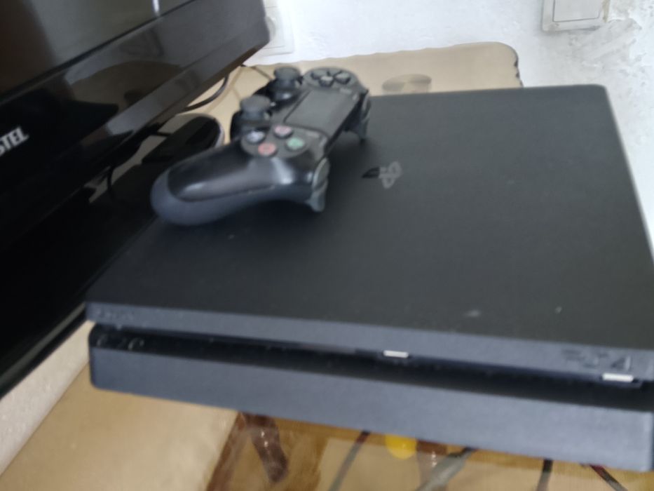Плейстейшн 4 есть 4игры