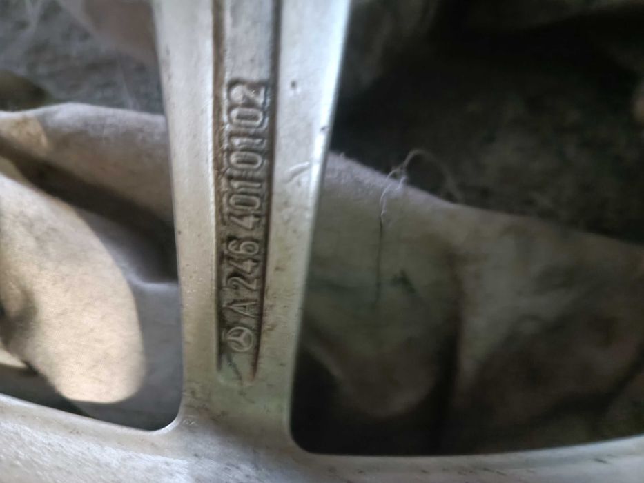 Mercedes A klas 176 3 броя 17 цола джанти без заварки и криво