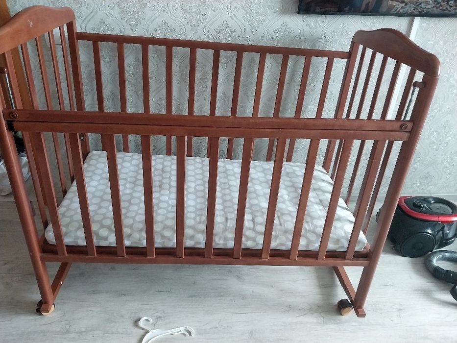 Срочно Продам детскую кроватку