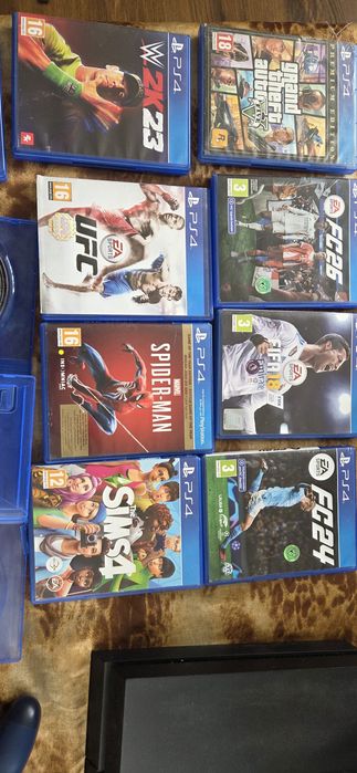 комплектPS4 + 2 джойстика + волан + 12 игри – Всичко работи!