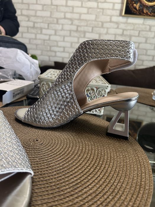 Дамски сандали Сребристи