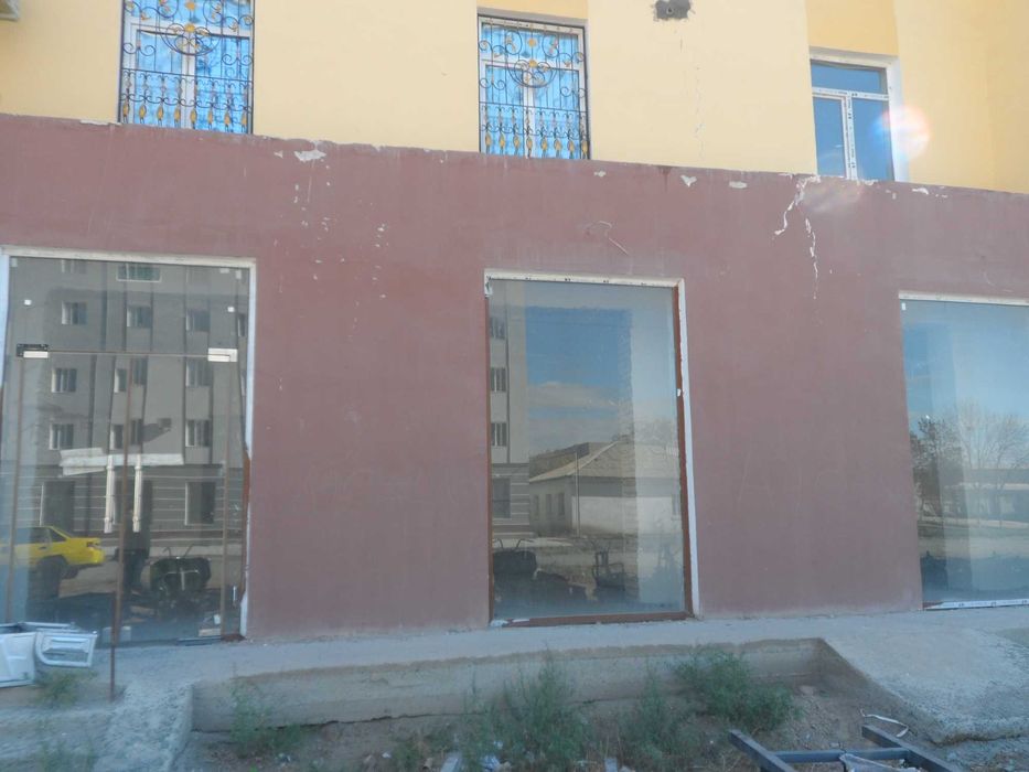 Xizmat ko`rsatish bino, ko`p qavatli uyning birinchi qavatida