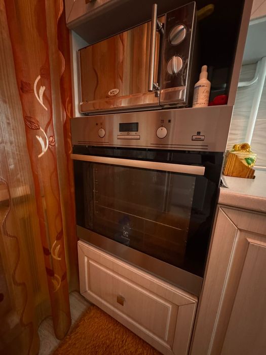 Продам духовой шкаф