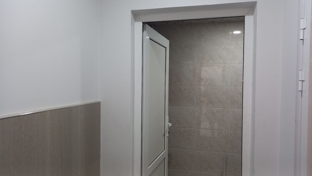 Иппадромда бозорни олдида бино сотилади