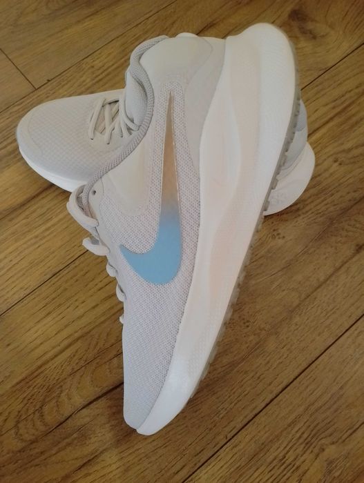 Дамски маратонки,нови