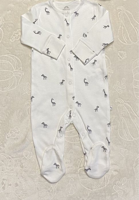 Нови 4 бр. ромпъри “Next”