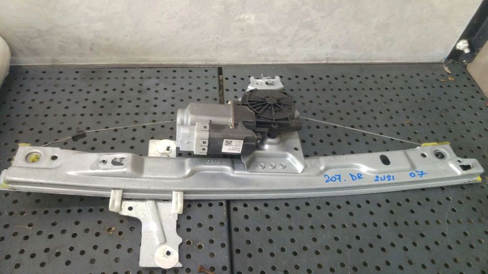 Macara cu motoras dreapta fata peugeot 207 401786a8 9681181180