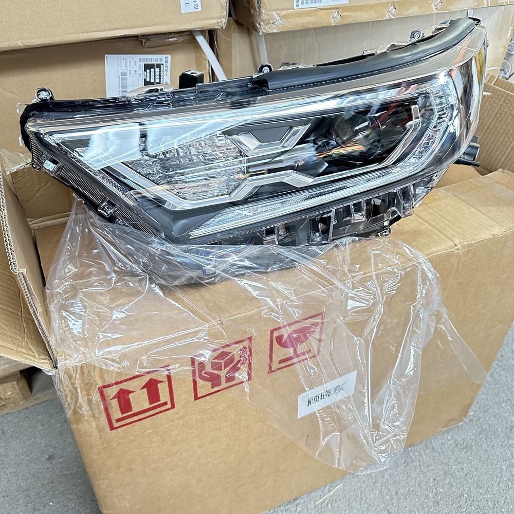 Фар фарове Тойота ра4 Toyota RAV4 гр. София Зона Б-18 • OLX.bg