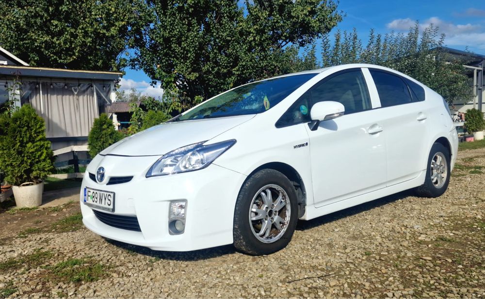 Toyota Prius Hybrid 2012 1.8 L benzina+GPL omologat stare foarte buna