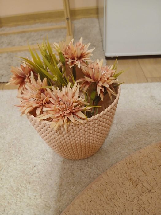 buchet de trandafiri, hortensii si alte flori artificiale