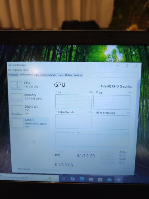 Лаптоп LENOVO ideapad + подарък чанта за лаптоп