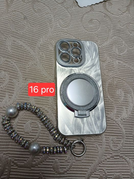 Продам чехлы на 14 про и 16 про.