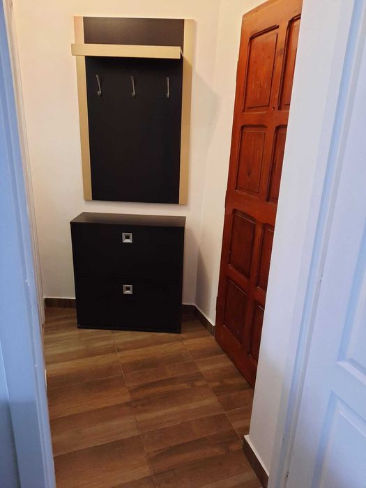 Închiriez garsonieră