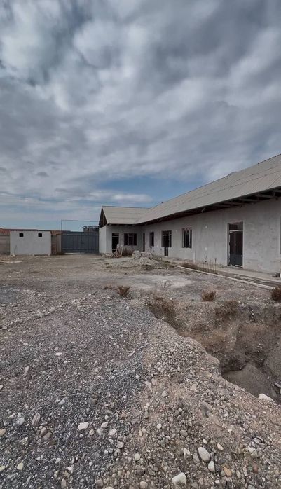 НОТУРАР ЖОЙ , СОТИЛАДИ! 40сотыхлик ,Котта Склад ва Ишлаб чикариш учун!