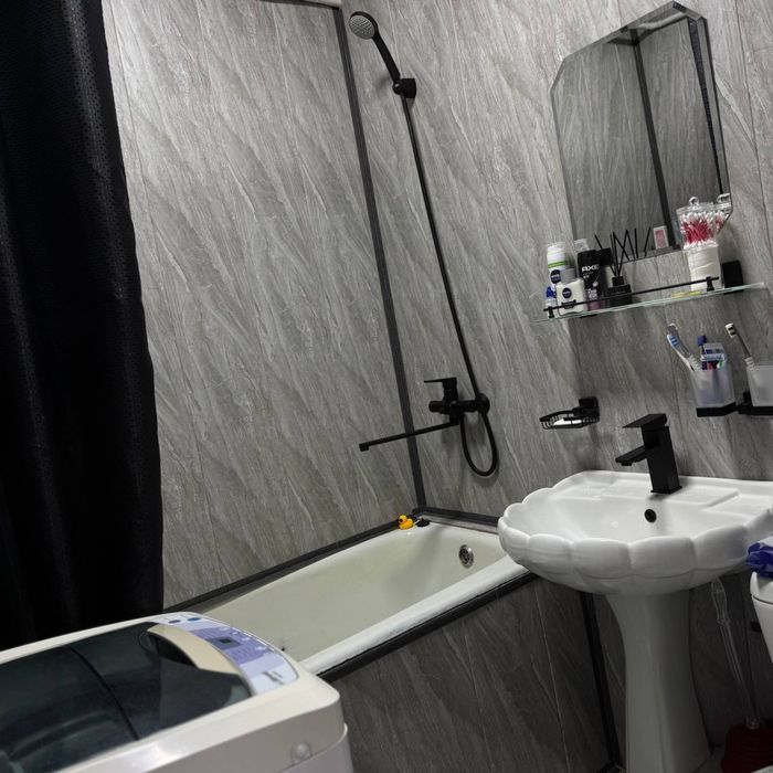 Yaxshi hududda keng kvartira/Просторная квартира в хорошем районе