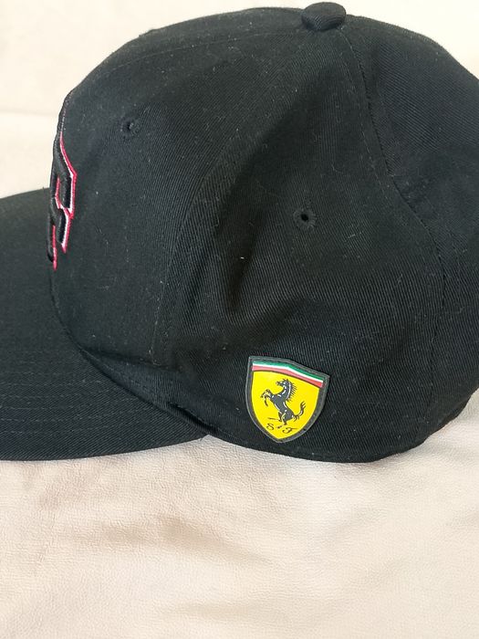 Șepci originale Ferrari ca noi