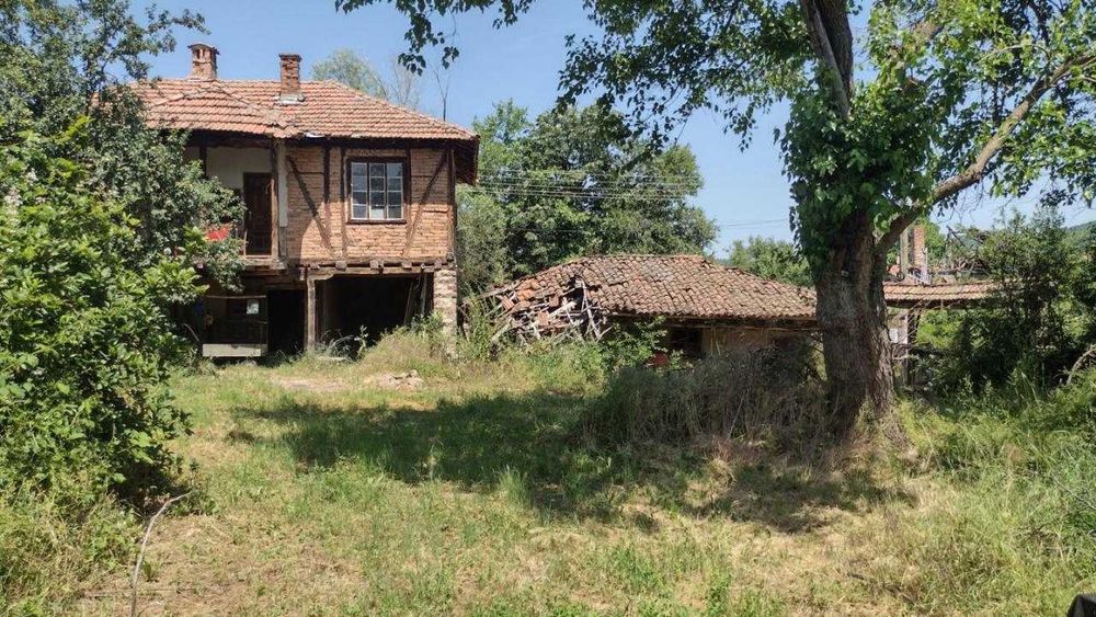 продавам къща в с.Радотина, община Ботевград