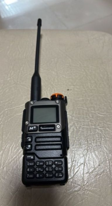 Рация портативная.